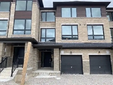 4 Bed townhome in South end of Barrie! Image# 9