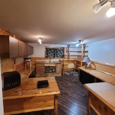 employed home-based bus, 2-bedroom country-living, mature, quiet Image# 7