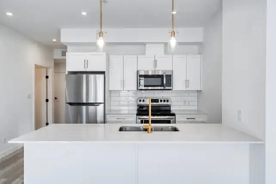 LUXURY 2 Bedroom 2 Bath Available For September 1st! Image# 1