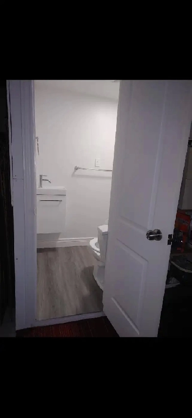ROOM FOR RENT near bramalea city center Image# 2