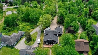 Luxury Riverfront Living in the Heart of Nature Image# 4
