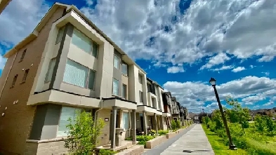 Pond-Facing Luxury Townhome – 4 Bed, 4 Bath – $3,499/month Image# 1