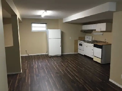 Clean, bright, spacious 2-bedroom suite in Capitol Hill Image# 3