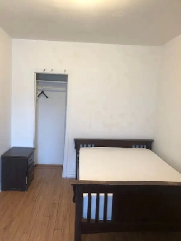 Laval chambre à louer/ room for rent Image# 2