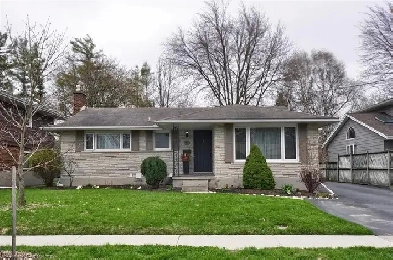 Fully Renovated 3-Bedroom with Private Laundry & 2 Parking Spots Image# 5