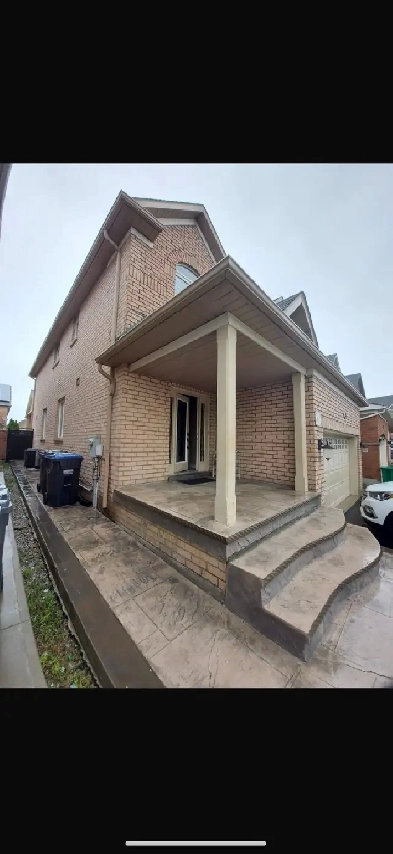 House for Rent in Brampton near cottrelle and hwy 50 Image# 2