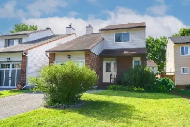 Well Under $600K Detached 3-Bed, 1.5-Bath   Garage in Barrhaven! Image# 1