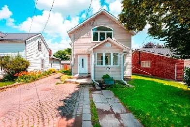 Family Home in Grand Valley Image# 3