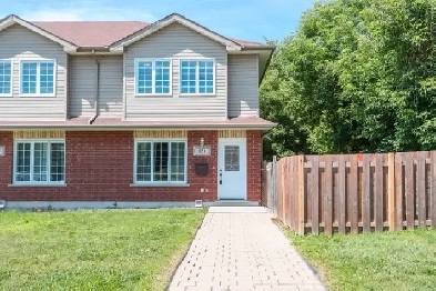 Bright   Stylish End Unit Near Sudbury’s Best Patios! ✨ Image# 4