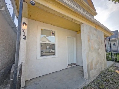 Fantastic Side by Side Duplex for Sale - 714 Pritchard Avenue Image# 2