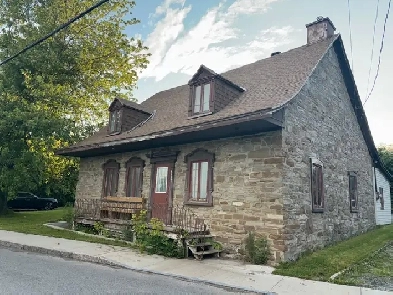Superbe maison ancestrale à louer, Ange-Gardien, 3 chambres Image# 5