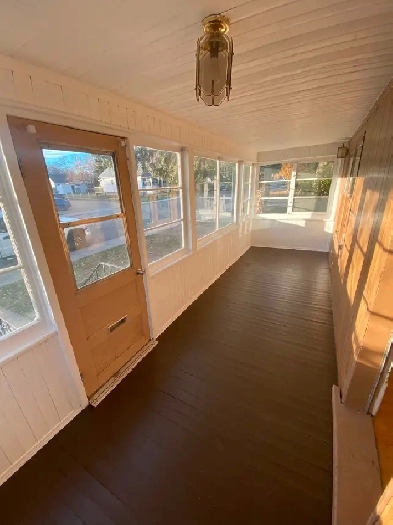 Small 2 bedroom house for rent 1029 7th ave Image# 7