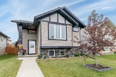 77 MACKENZIE CRES., LACOMBE-FULL DEVELOPED BI-LEVEL Image# 1