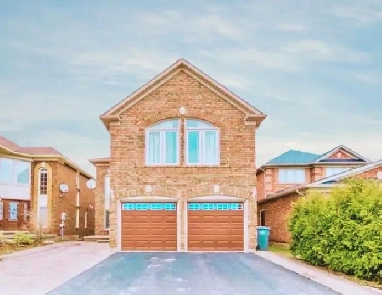 Spacious & Elegant 4 Bed   3 Bath Detached Home with 2 Master Image# 3