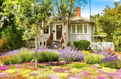 House for Sale - South Oak Bay Image# 2