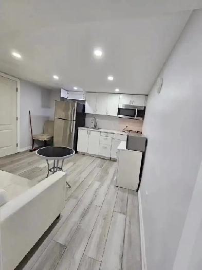 Newly furnished 1 bed, 1 bath, full kitchen Image# 6