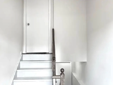 2 Beds   Den 1 Bath House Image# 1