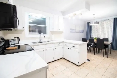 All Inclusive 3 Bedroom Main Unit In Niagara Falls Image# 10