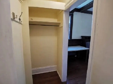 182 Beverley St. first floor a room for rent Image# 2