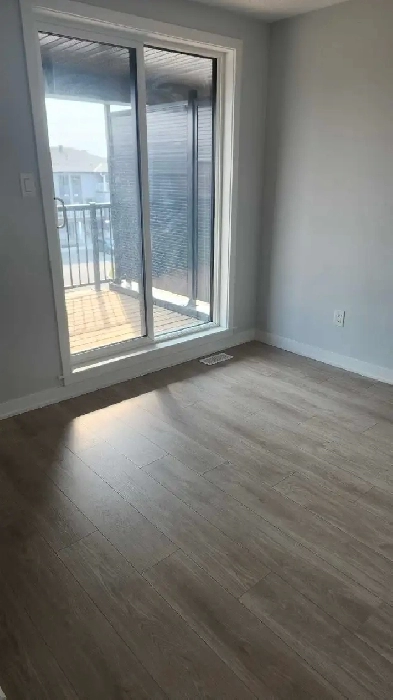 New townhouse 3 bedrooms - 1.5 baths for rent Image# 2