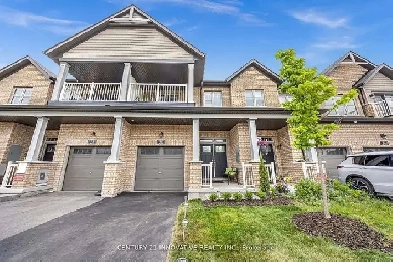 Stunning Townhome Overlooking the Ravine In a Prime Location! Image# 13