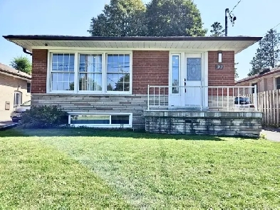 FULLY MODERN HOME IN SCARBOROUGH ! MARKHAM & LAWRENCE Image# 7
