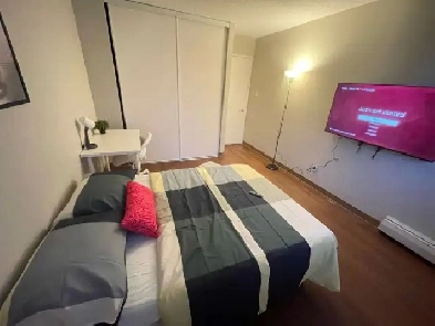 Private Room in Downtown Calgary – C$850 All-Inclusive, Steps to Image# 5