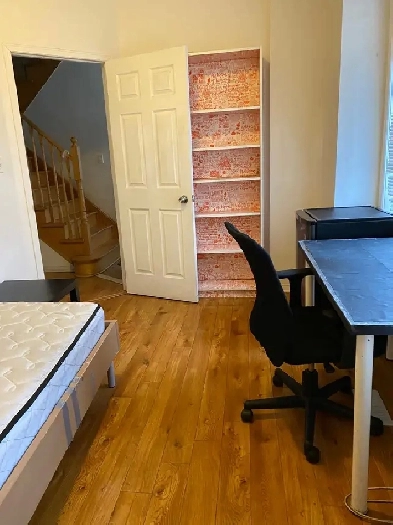 Room for rent at York University Village Image# 1