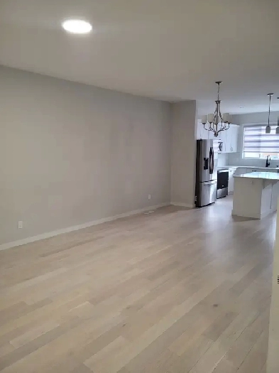 Spacious 4-Bedroom Main Suite for Rent -  Perfect for Families Image# 1