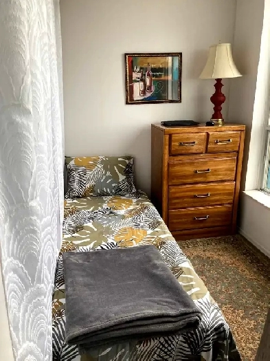 Small bedroom for rent Image# 4