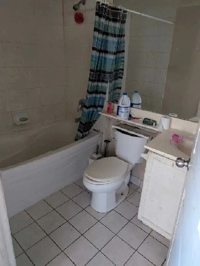 Private room to rent in a new sq1 condo Image# 1