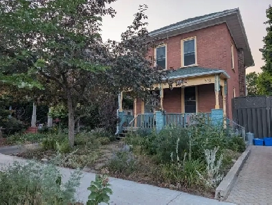 3 1 Bedroom House Near Downtown Peterborough Image# 6