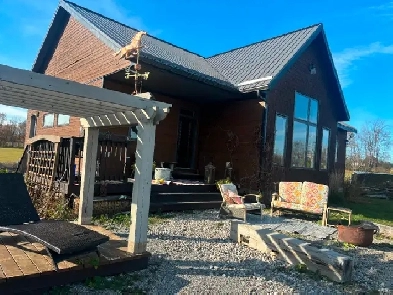 Short term Rental 2 bedroom Sydenham Upscale Image# 2