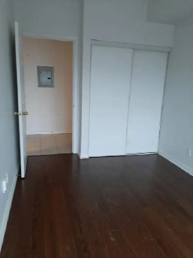 One Bedroom Luxury Condo for rent. Image# 3