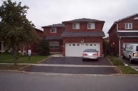✨Private Bedroom for Rent – Female Student Only | Brampton✨ Image# 1