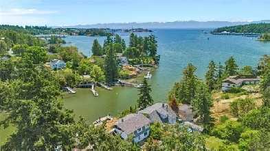 Waterfront Property! Image# 4