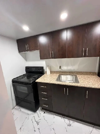 1 BHK bedroom - Basement Rent Image# 3