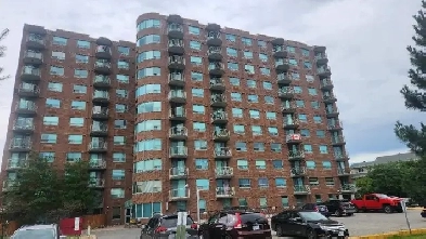 1 Bedroom Penthouse – All Inclusive – In-Unit Laundry & Parking Image# 10