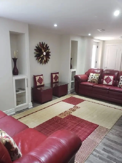 2 BEDROOM WALKOUT BASEMENT FOR RENT Image# 1