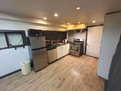 3-Bedroom Suite w/ Kitchen, Large Backyard Access Image# 1