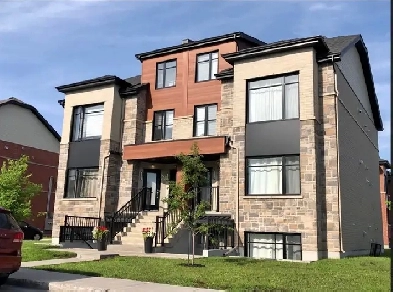 Superbe Condo 4 ½ dans un triplex Ste-Rose Laval (stationnement) Image# 7