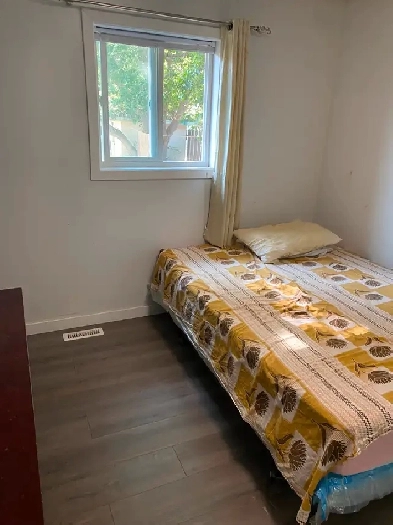 One Room available in Main Level House $550/month Image# 5