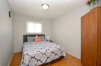 1 Bedroom   1 Bathroom Upstairs House for Rent! Image# 3