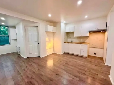 Beau 4 1/2 en face du métro LaSalle, à Verdun Image# 1