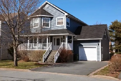 Fabulous 4 bdrm house next to schools, can be part furnished Image# 2