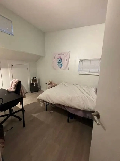 One private bedroom 6 min from commercial boardway station Image# 6