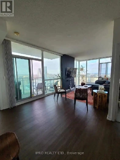 2 Bedroom, 2 Bath Corner Unit Condo in Downtown Mississauga Image# 4