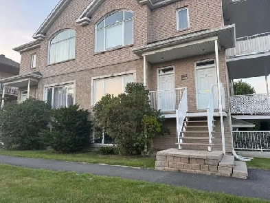 READY TO MOVE IN BEAUTIFUL SPACIOUS 4 1/2 TO RENT AT PLATEAU Image# 6