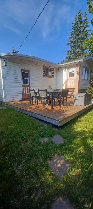 Acreage for sale - 4 acres with 1,250 sq ft bungalow near Ponoka Image# 2