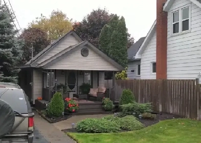 Main Floor 2 Bed, 1 Bath Home for Rent In  Niagara Falls Image# 1